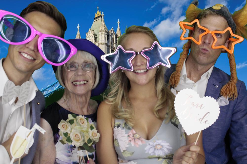 Katherine & Simon | View more photos from the event at gallery.myphotoboothexperience.co.uk/u/MyPhotoBoothExperienceLtd/Katherine-Simon